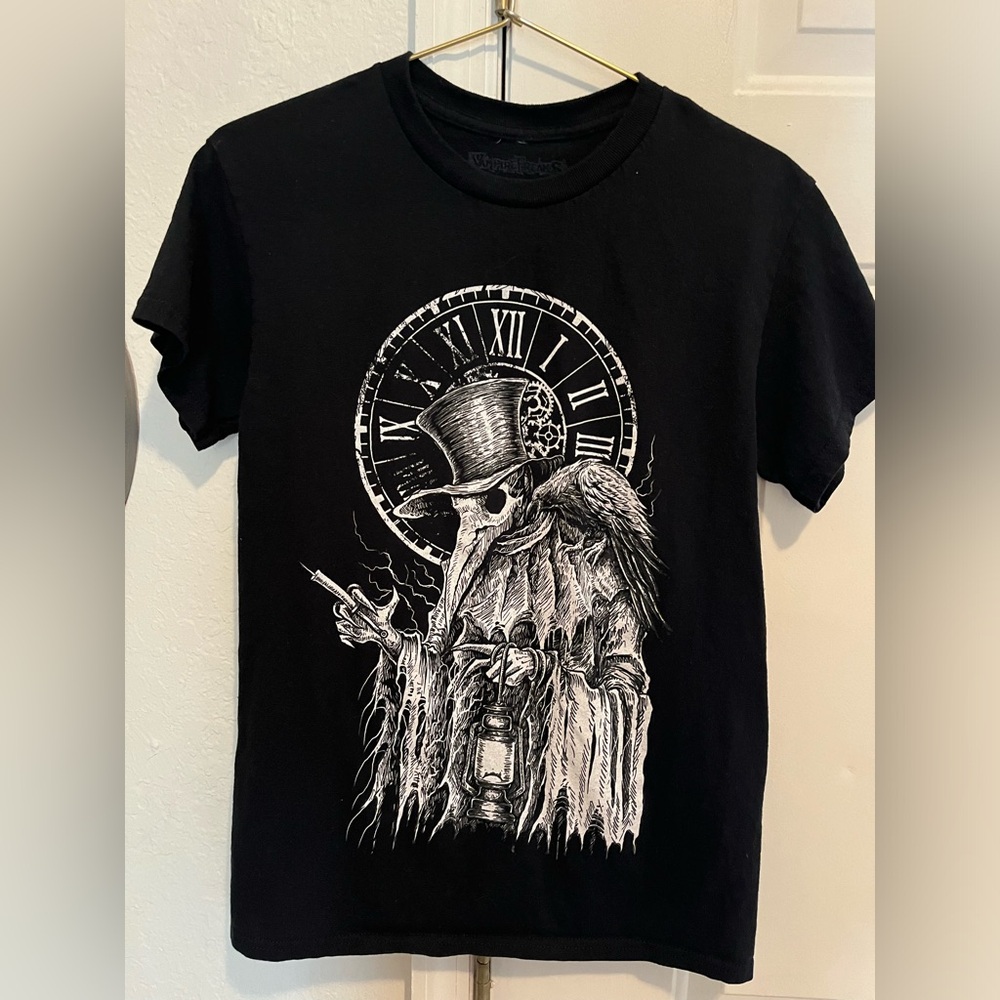 Mens size small vampire freaks plague doctor t shirt